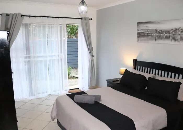 Stay At Home Airport Lodge