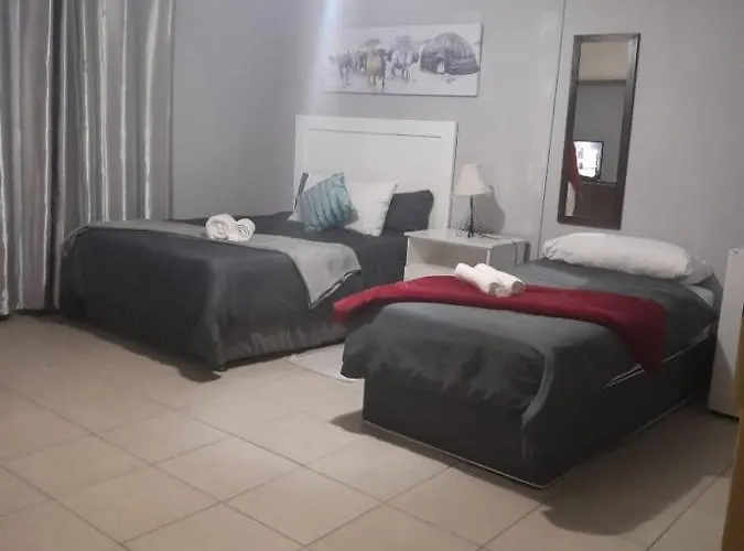 Stay At Home Airport Lodge